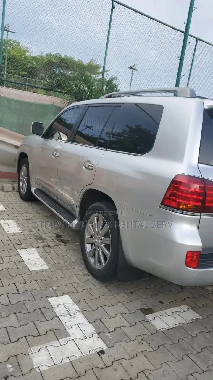 Lexus Lx 570 Available for Rent