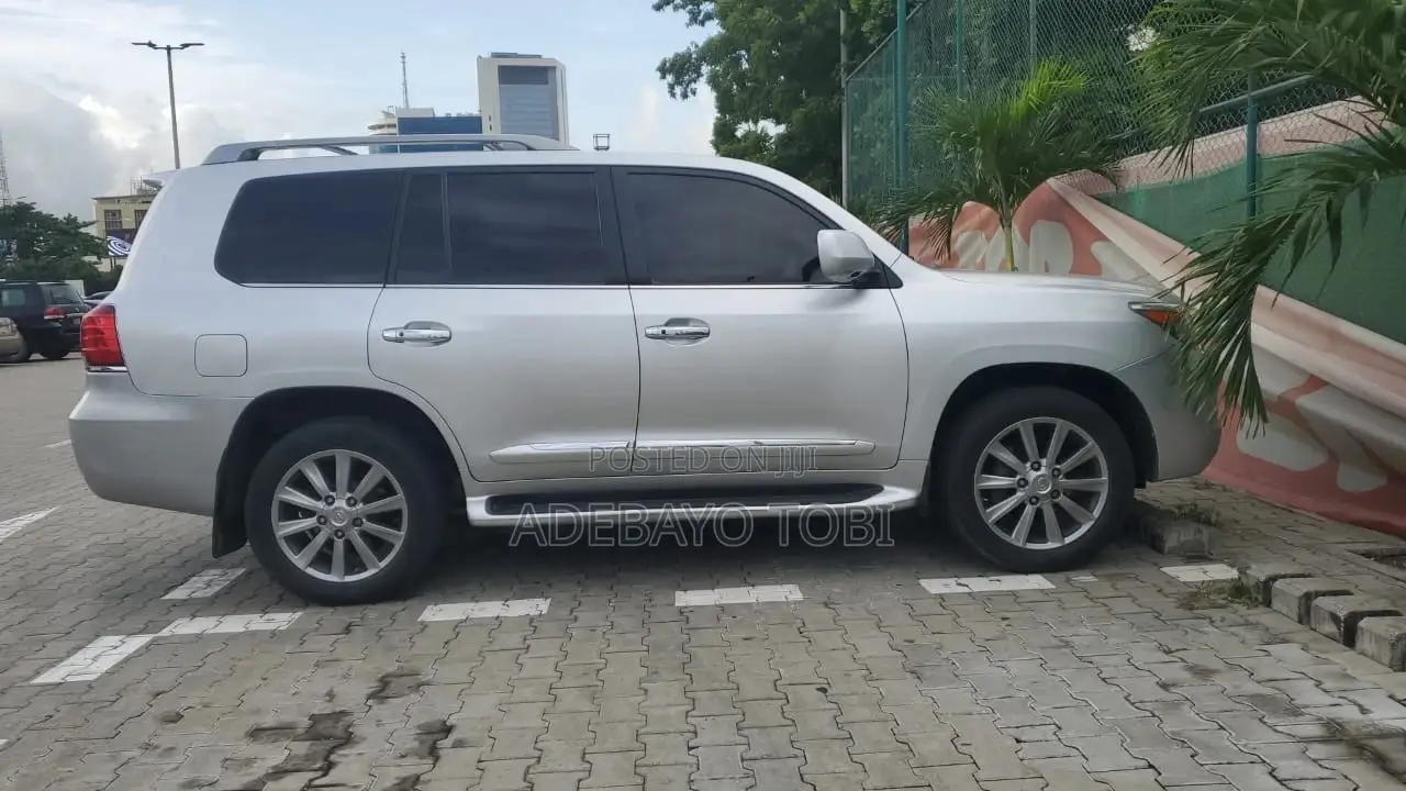 Lexus Lx 570 Available for Rent