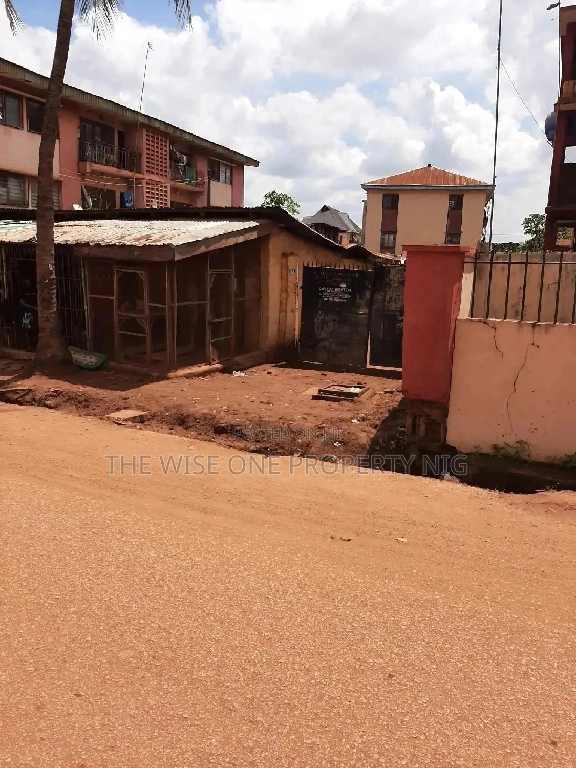 Stategic Shop at Abakpa for Rent