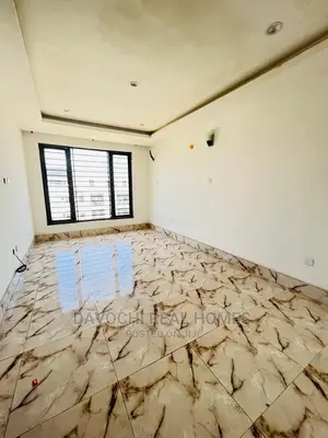 4bdrm Penthouse in Lekki Phase One for rent
