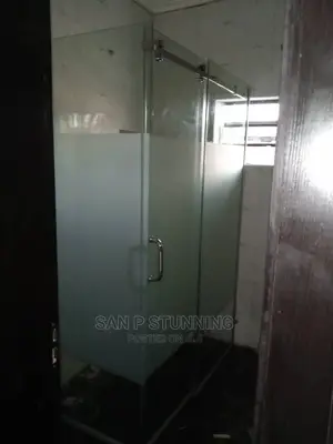 Dust Free Shower Cubicle
