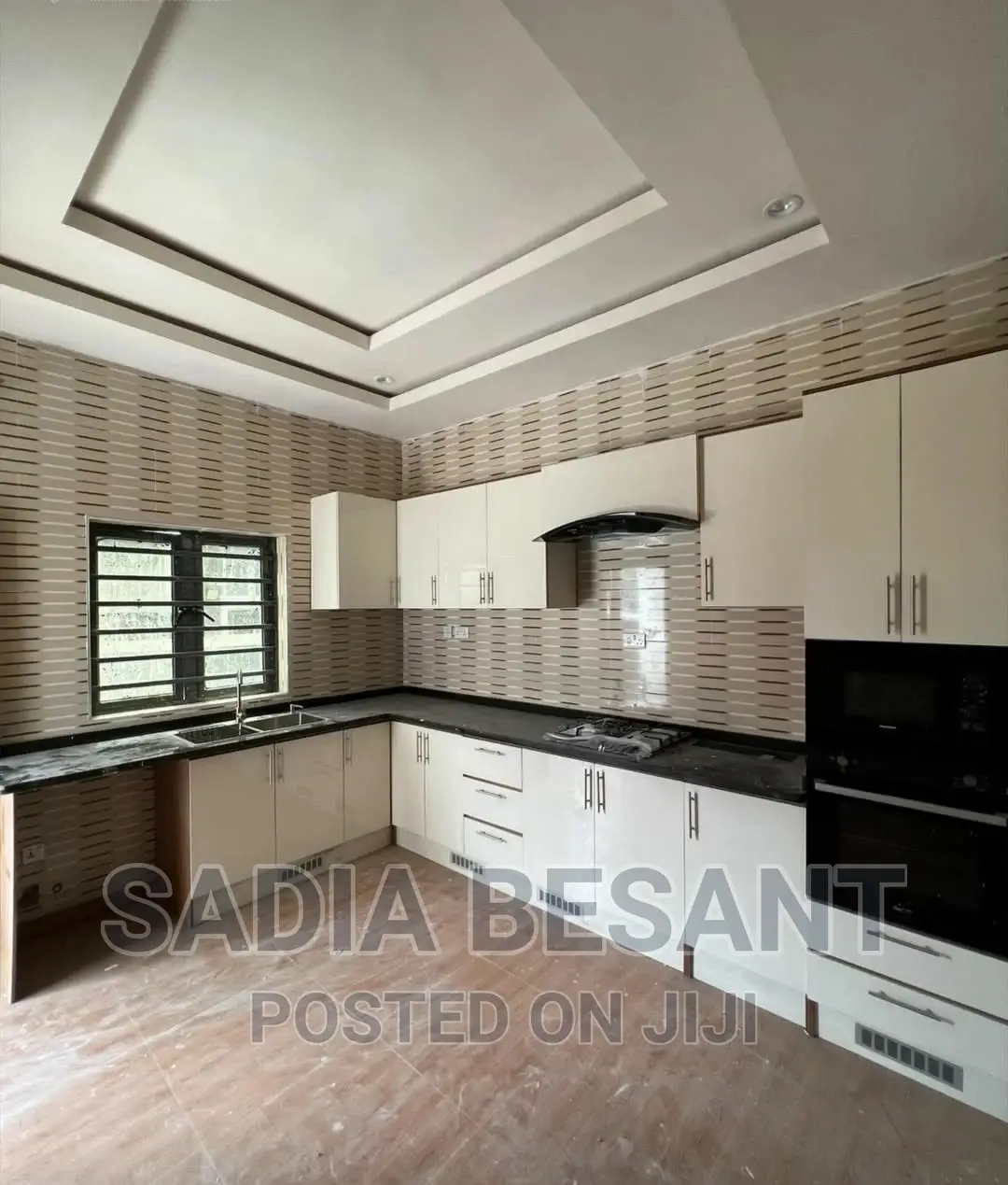 Exquisite Kitchen Cabinet Design With Accessories