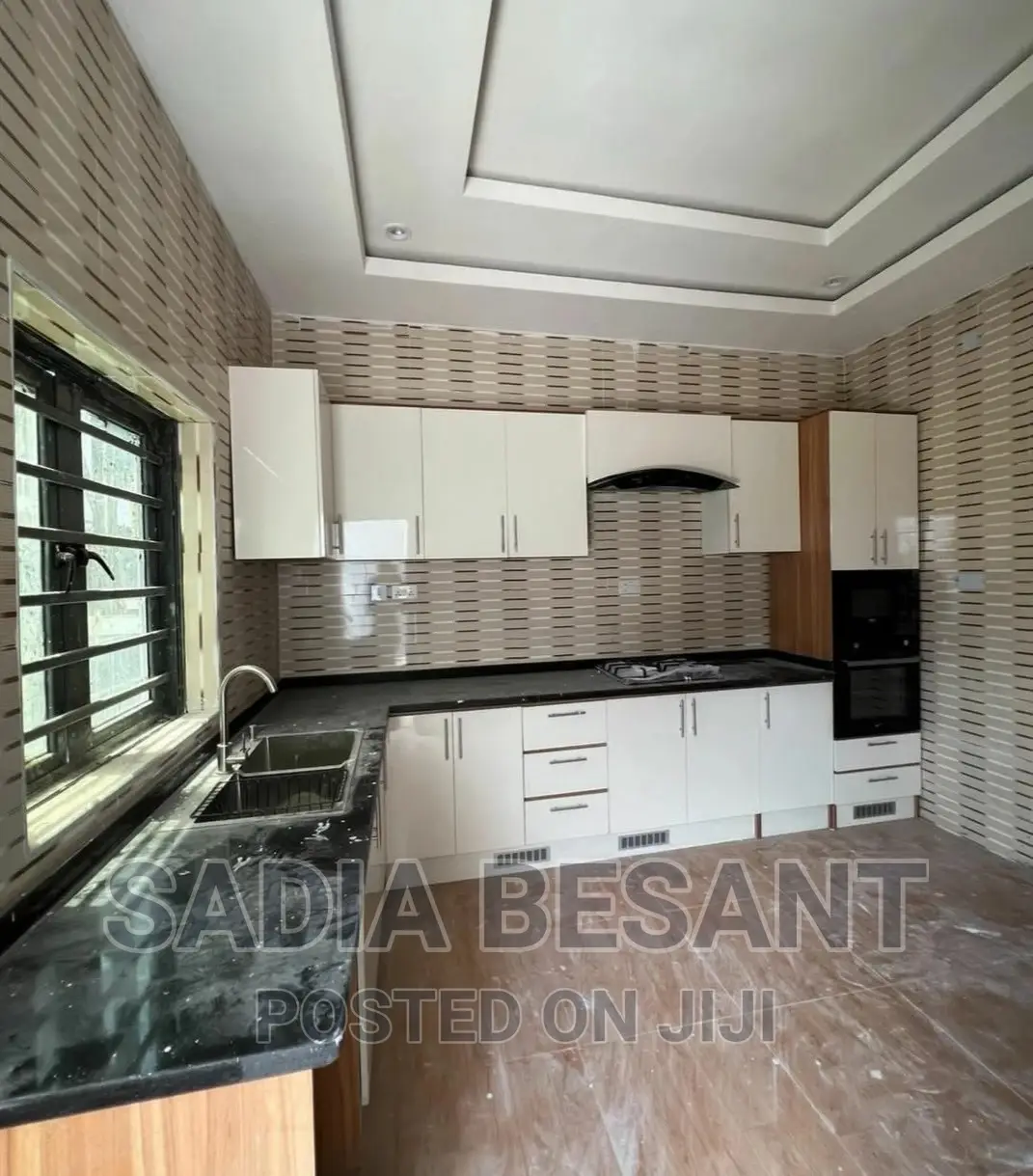 Exquisite Kitchen Cabinet Design With Accessories