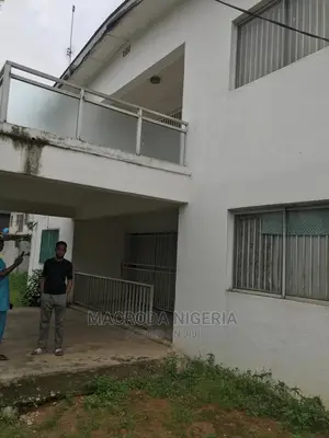 5bdrm Duplex in Adeniyi Jones Ikeja for rent