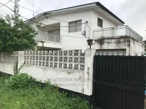 5bdrm Duplex in Adeniyi Jones Ikeja for rent