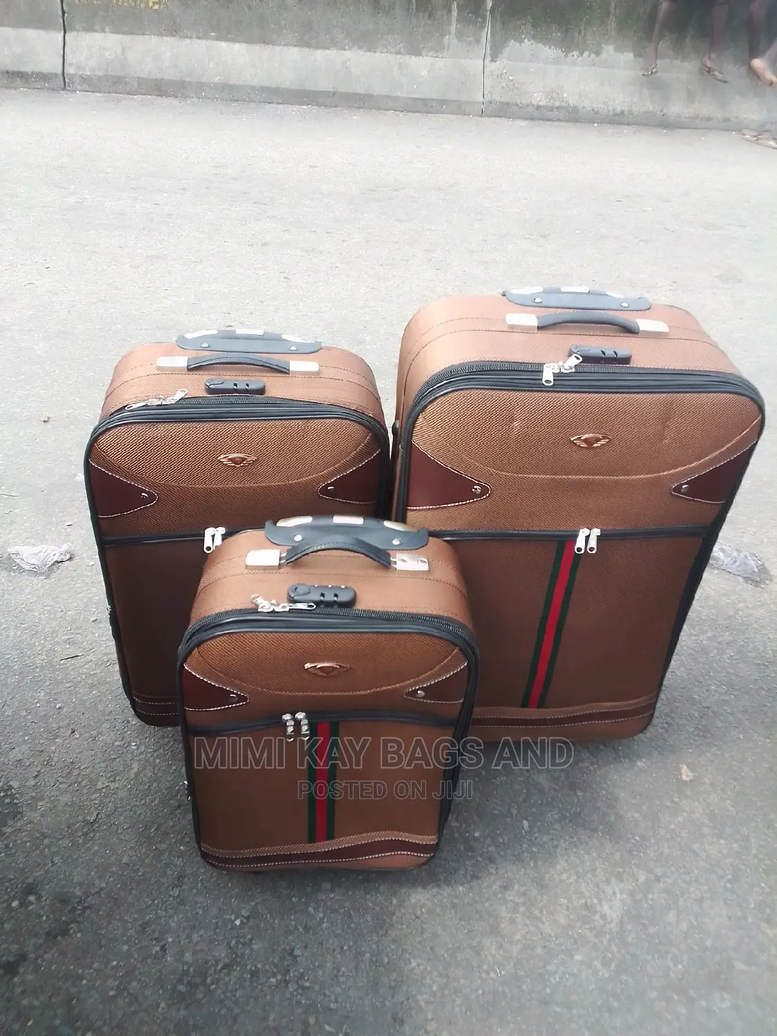 Traveling Boxes 23000 for Medium Size