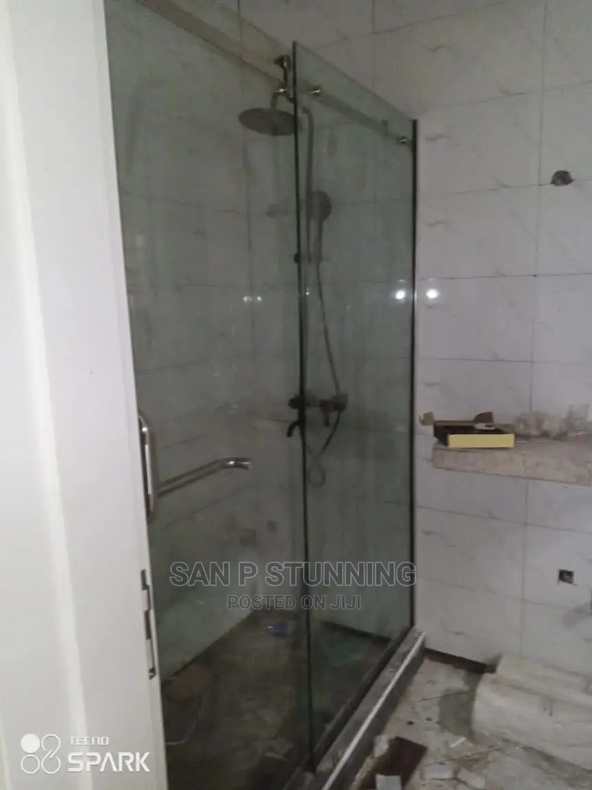Straight Design Shower Cubicle.