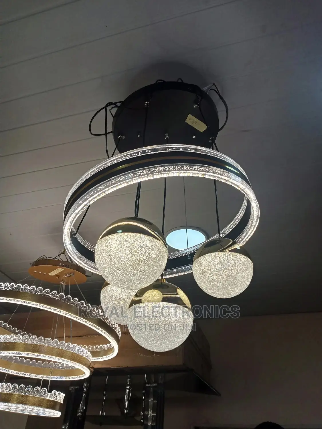 Brand New Modern Ceiling Dropping Chandelier Light