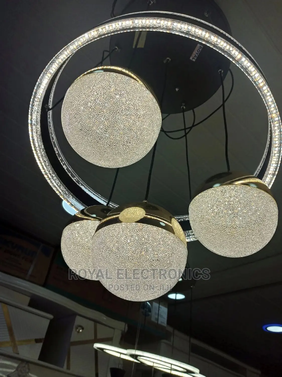 Latest Modern Ceiling Dropping Chandelier Light