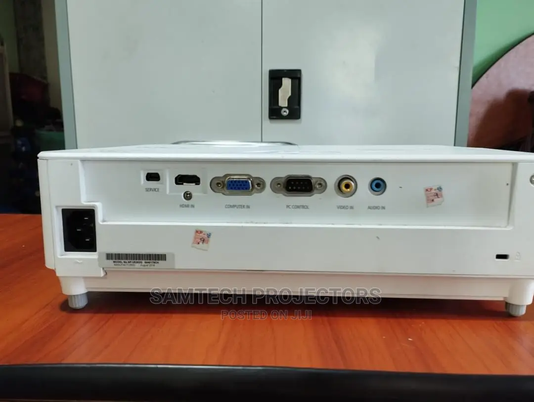 Bright Link Nec Projector for Outdoor Visual Display