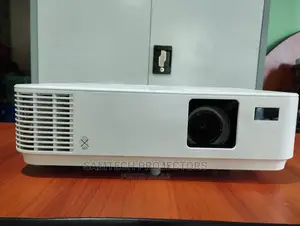 Bright Link Nec Projector for Outdoor Visual Display