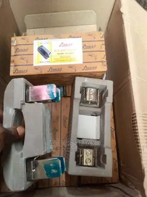 Original 400 Amps Stanley Fuse And Base