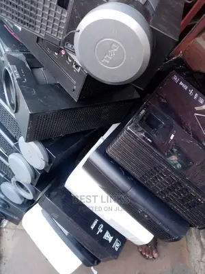 Dell Projector 3500 Lumens Available