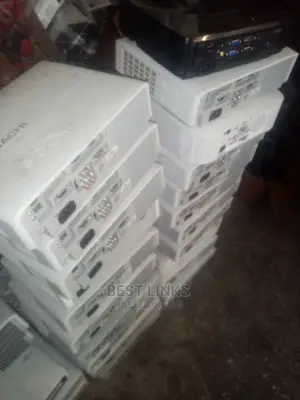 Hitachi Projector With Hdmi, USB and Vga Ports Available