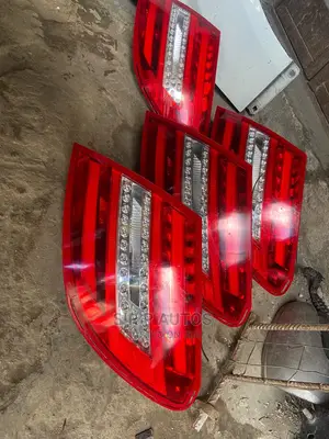 Mercedes Benz C300 0/13 Back Light Are Available