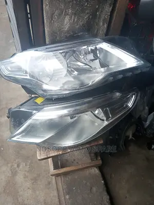 Set Of Head Light Passat Cc 2010