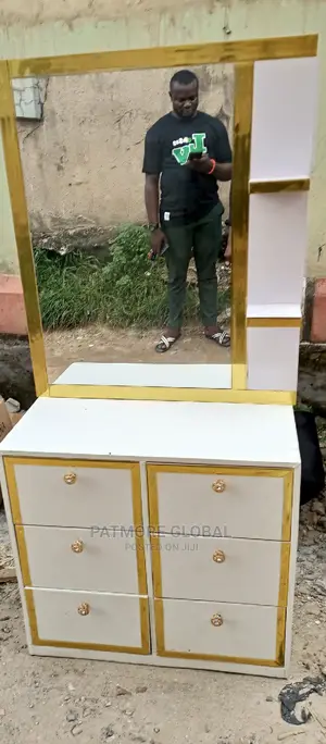 Portable Padded Dressing Mirror