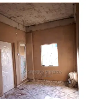 2bdrm Block of Flats in Surulere for rent