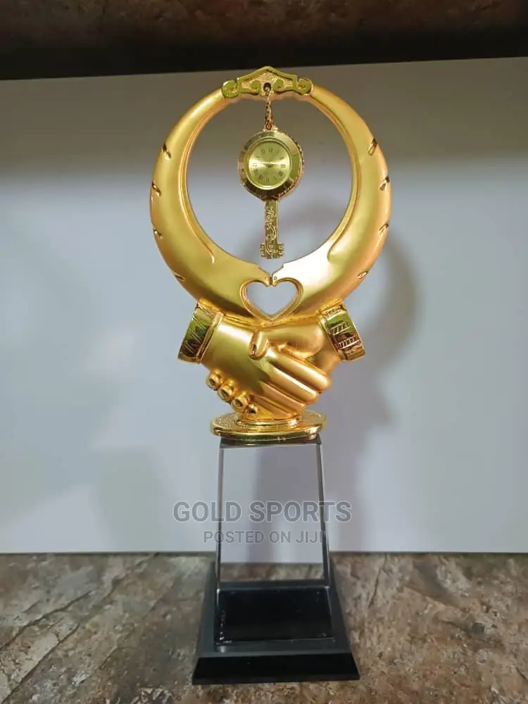 Trophy Award H6