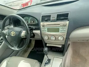 Toyota Camry 2010 Silver