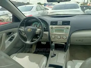 Toyota Camry 2010 Silver
