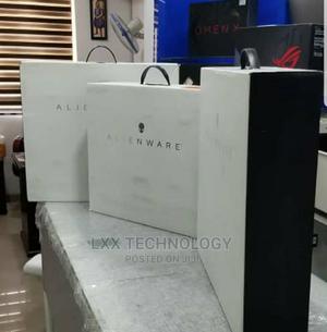 New Laptop Dell Alienware M17 R5 32GB AMD Ryzen 9 SSD 2T