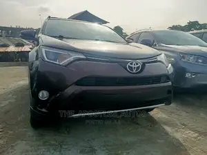 Toyota RAV4 XLE AWD (2.5L 4cyl 6A) 2016 Brown