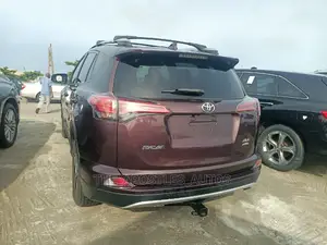 Toyota RAV4 XLE AWD (2.5L 4cyl 6A) 2016 Brown