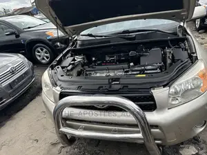 Toyota RAV4 2.4 2008 Gold