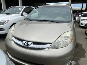 Toyota Sienna 2006 Gold