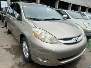 Toyota Sienna 2006 Gold