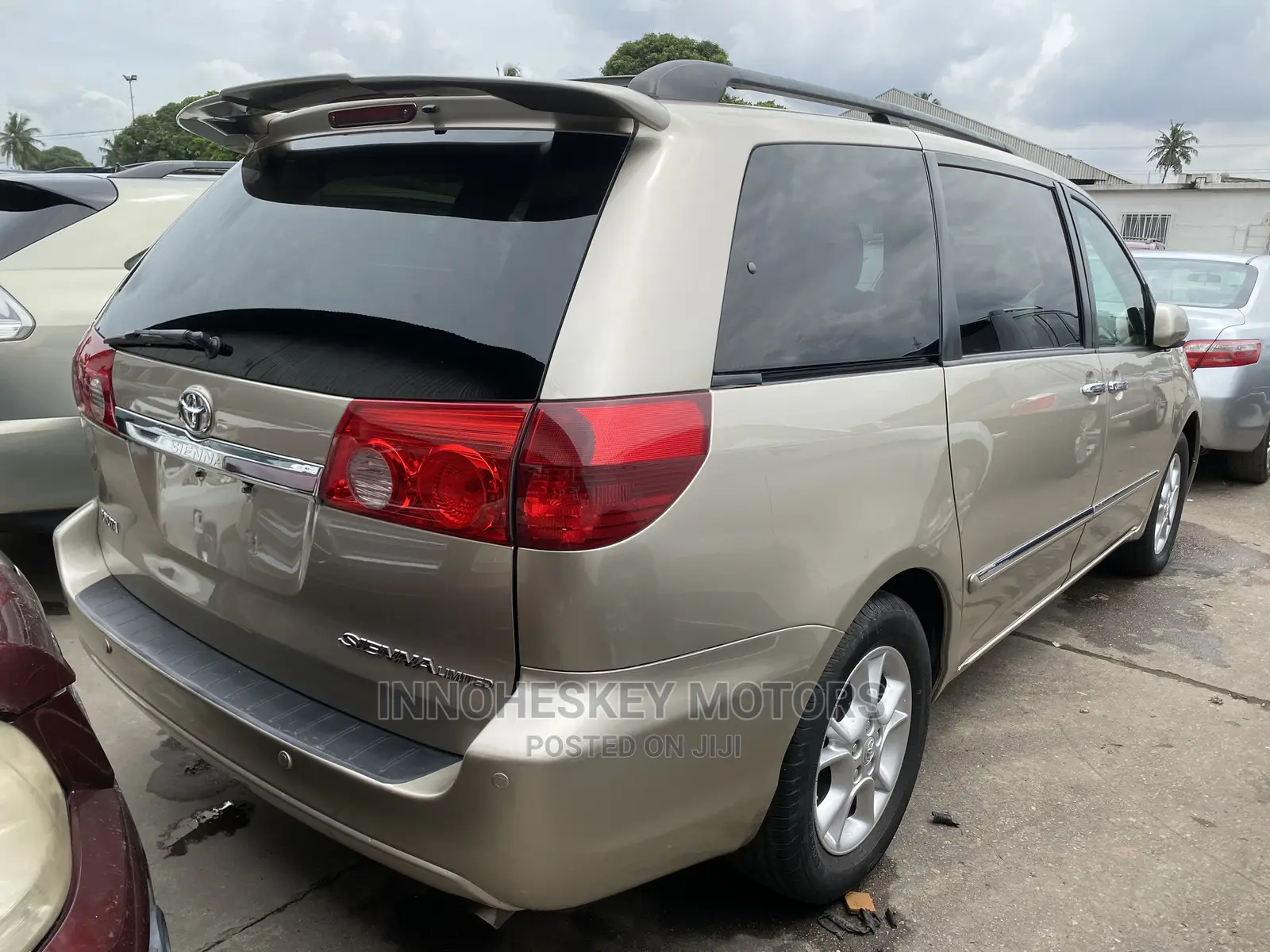 Toyota Sienna 2006 Gold