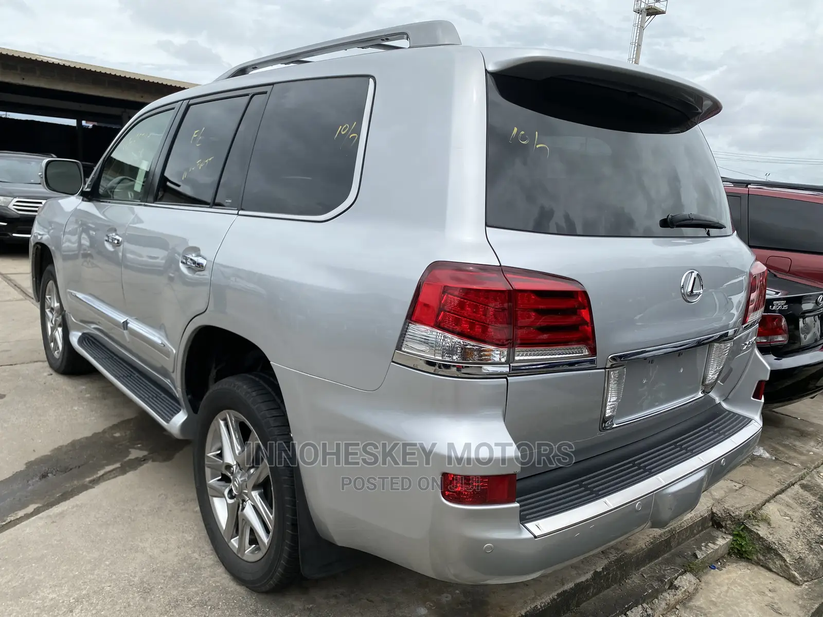 Lexus LX 570 AWD 2013 Silver