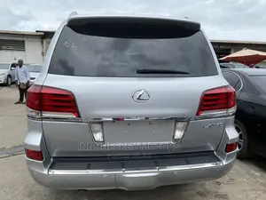 Lexus LX 570 AWD 2013 Silver