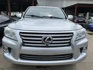 Lexus LX 570 AWD 2013 Silver