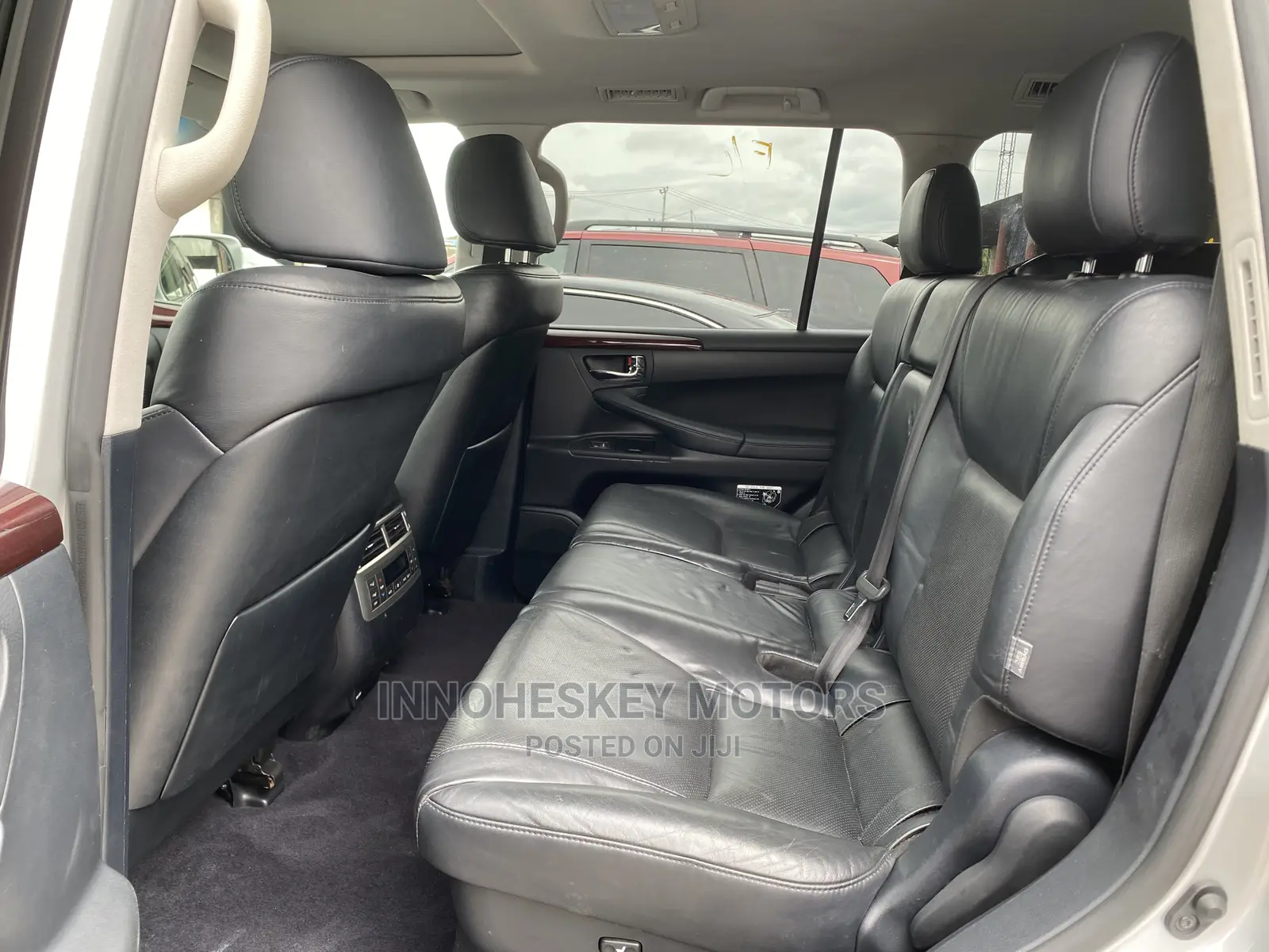 Lexus LX 570 AWD 2013 Silver
