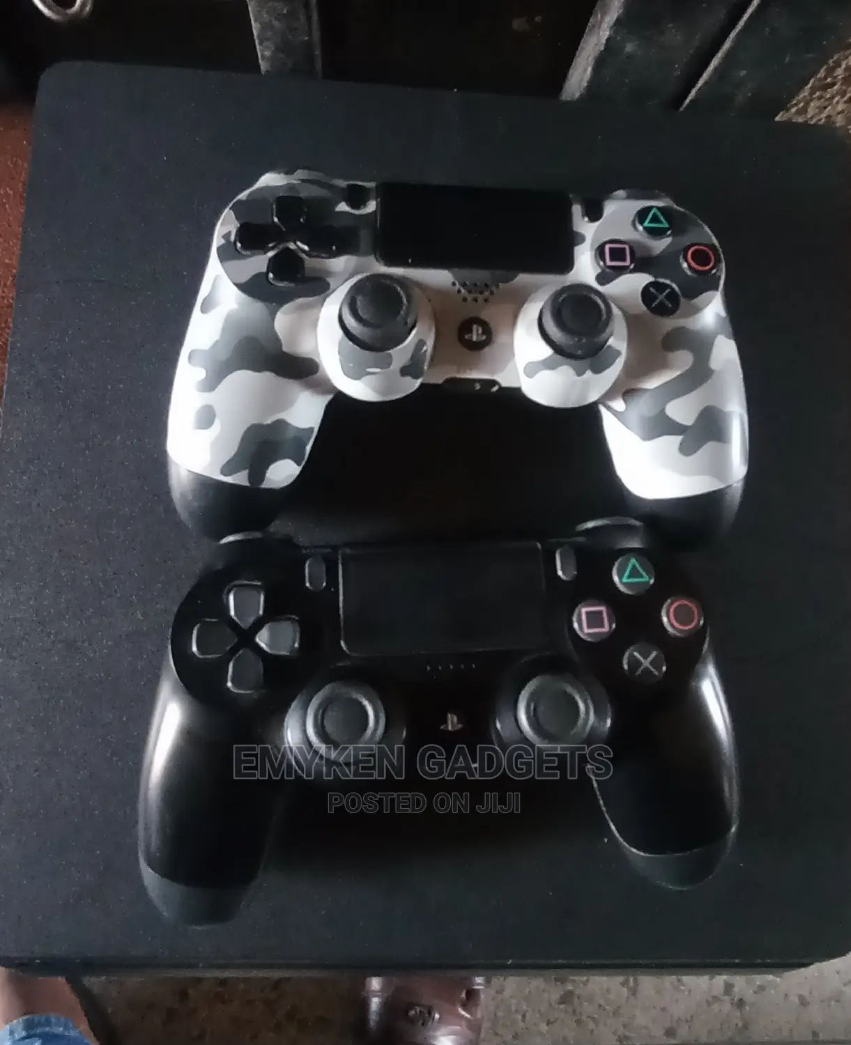 PS4 Slim Game Console With Extra Pad