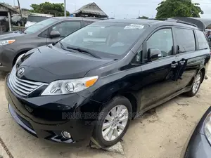 Toyota Sienna 2014 Black