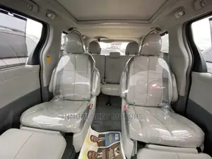 Toyota Sienna 2014 Black