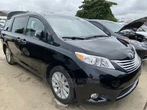 Toyota Sienna 2014 Black