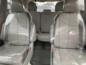 Toyota Sienna 2014 Black