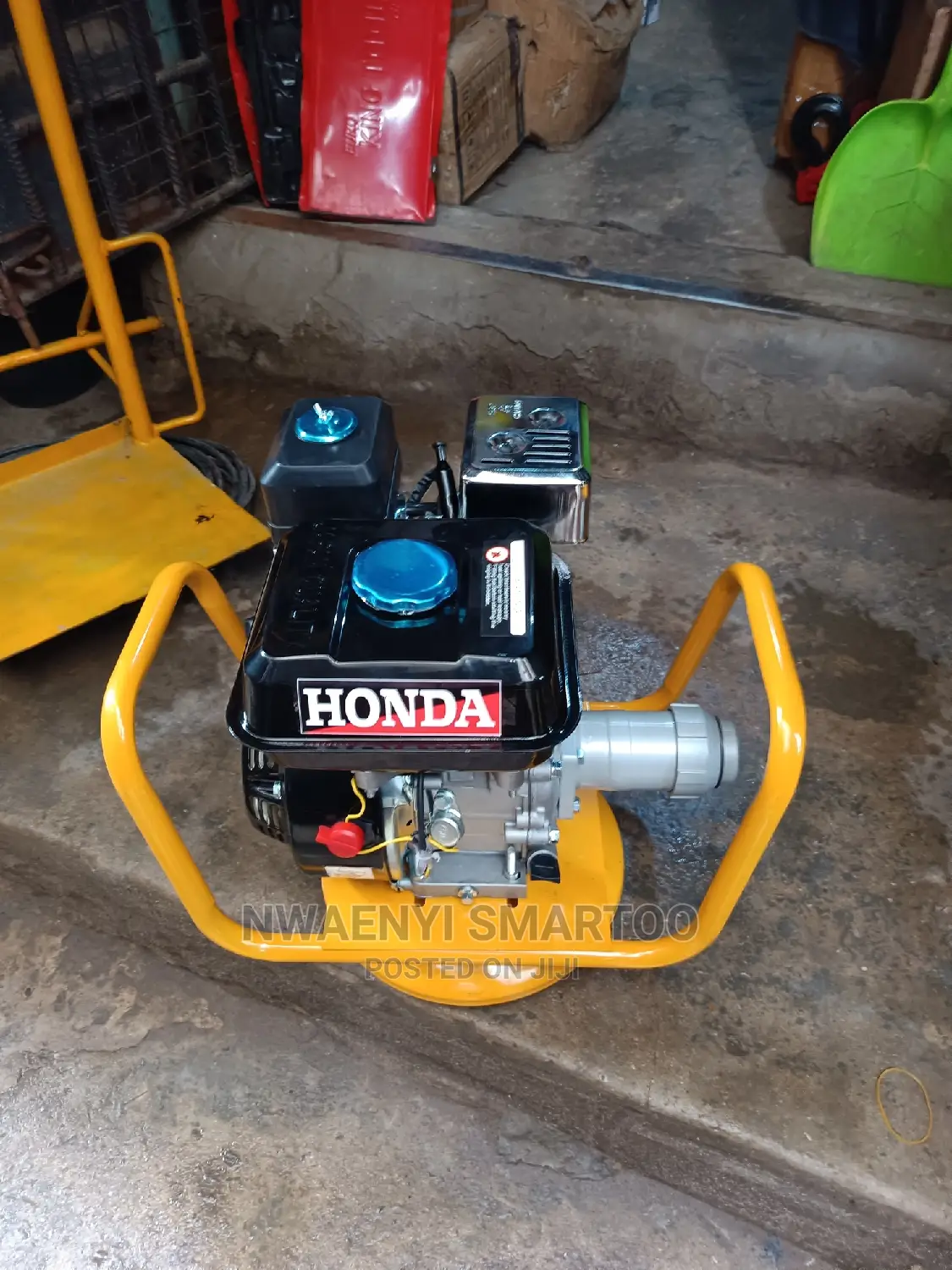 Petrol Honda Engine Vibrator Machine