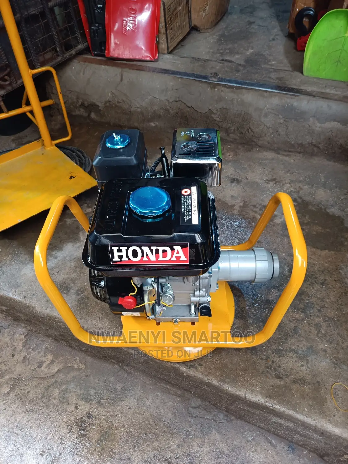Petrol Honda Engine Vibrator Machine