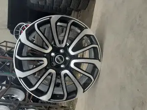 This Is 20 Rim and 22 for Range Rover Sport