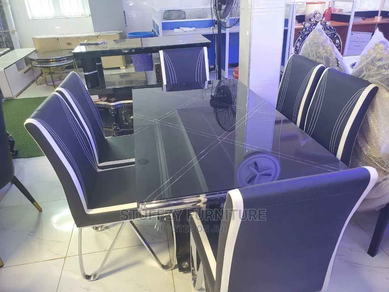 Canadian Dinning Table With 6 Chairs