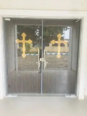Frameless Glass Door