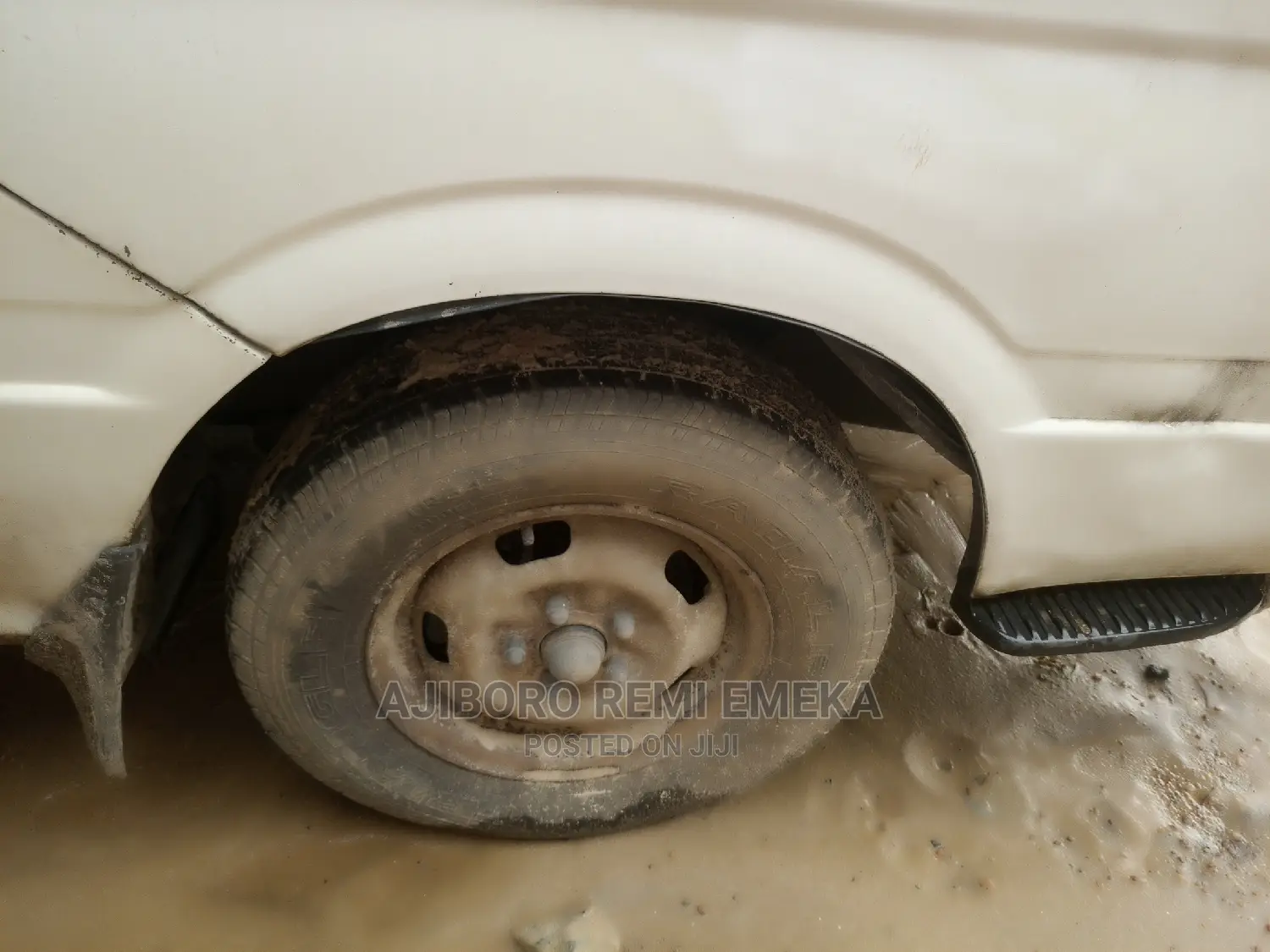 Toyota HiAce 2000 White