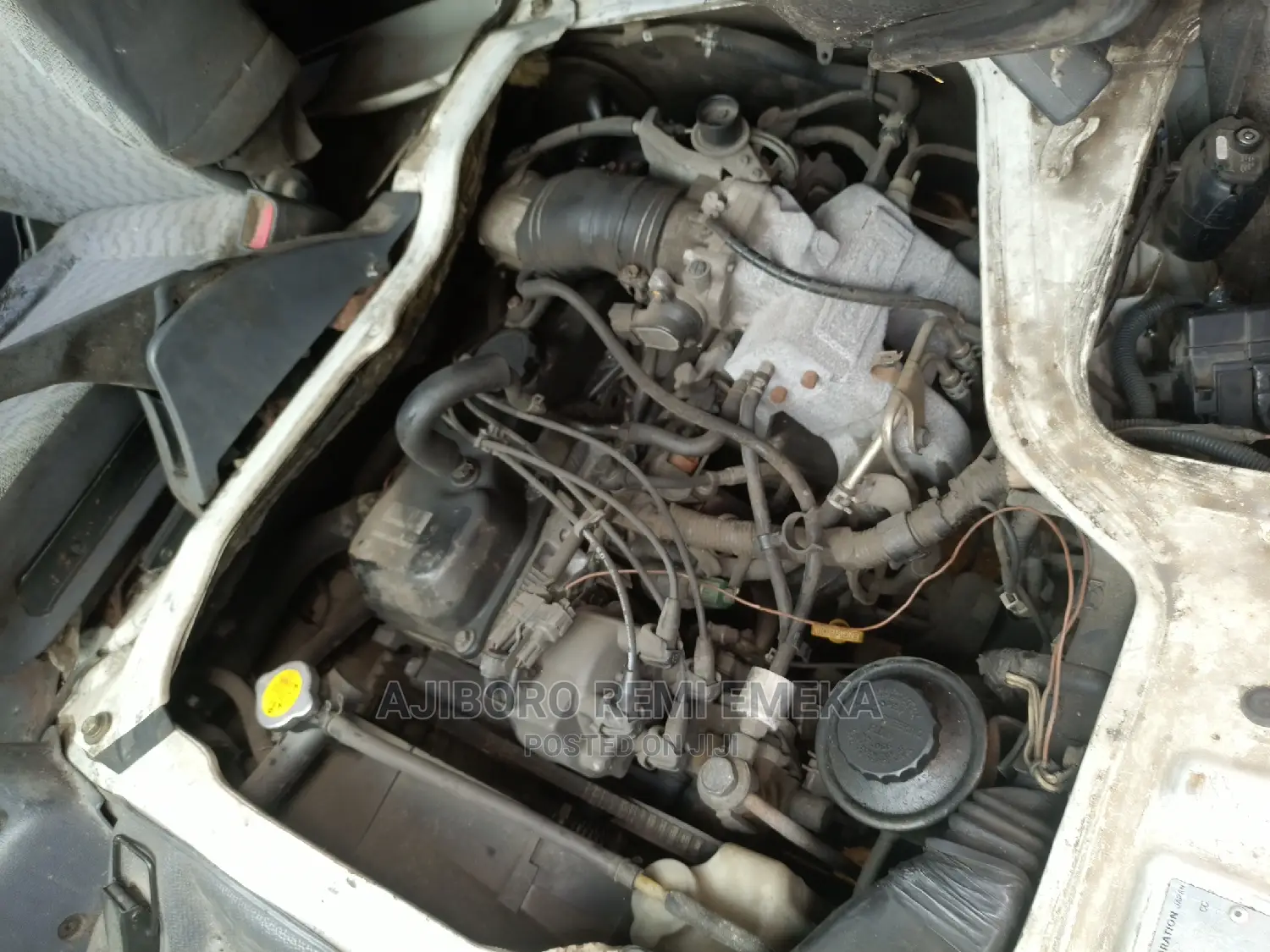 Toyota HiAce 2000 White