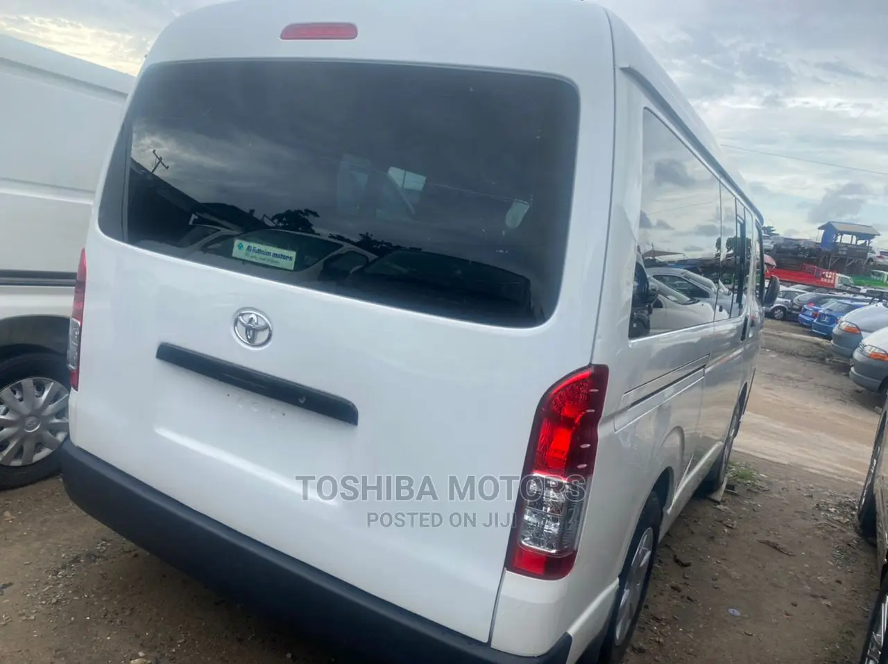 Toyota HiAce 2013 White