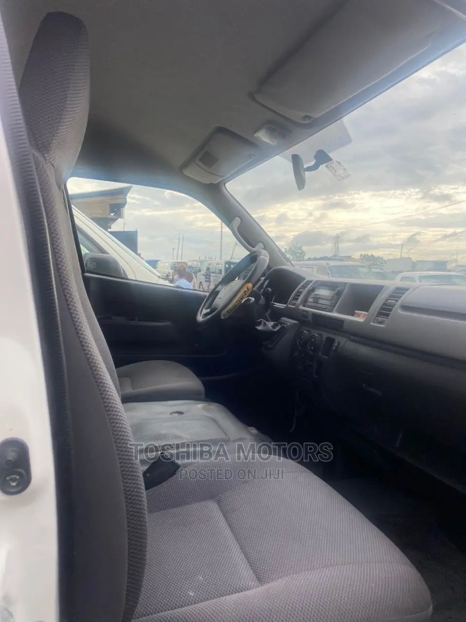 Toyota HiAce 2013 White